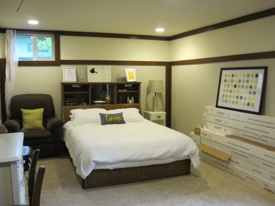 May room. Современные номера в отелях двухкомнатные со скошенным потолком. Спальня в модерн органик стиле. Статичная светлая комната 2022 года ребенка с наклоненной потолком. Интерьеры 2023 года тенденции.