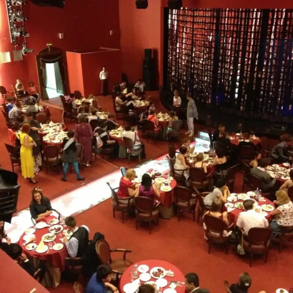 Зеркальная гостиная театра. Театр буфф санкт-петербург. Театр буфф кабаре зал. Театр буфф зеркальная гостиная. Театр кабаре буфф санкт-петербург.