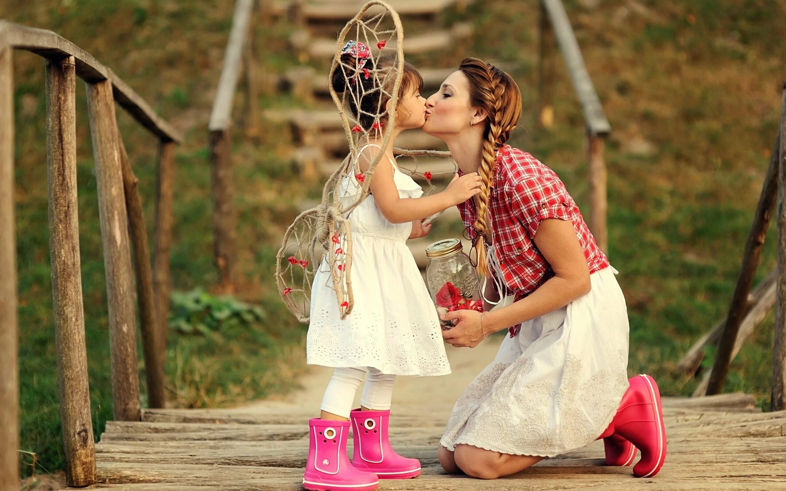 Фотосессия мама и дочка. Девочка любовь. Детский поцелуй. Любовь к ребенку.