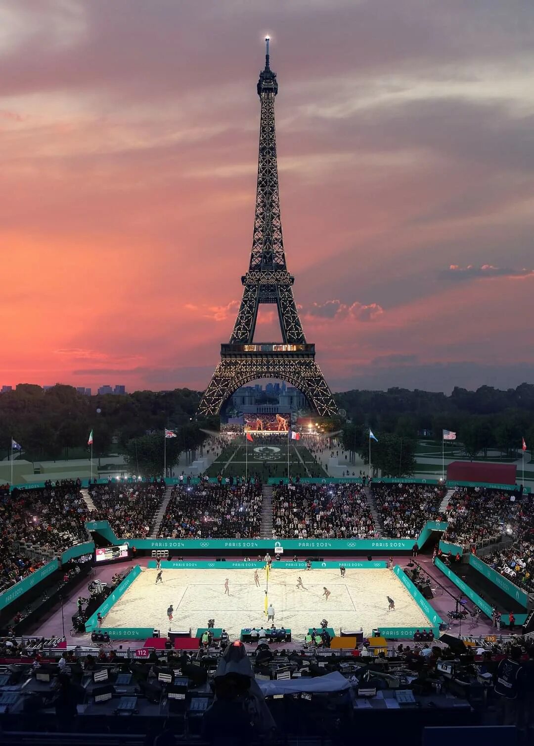 Париж 2024. Paris 2024 flag. Paris photo 2024. Эмблема олимпийских игр в париже 2024. Эйфелева башня в париже.