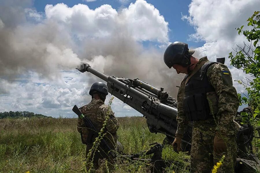Испытания оружия. Украинские военные. Украинские войска.