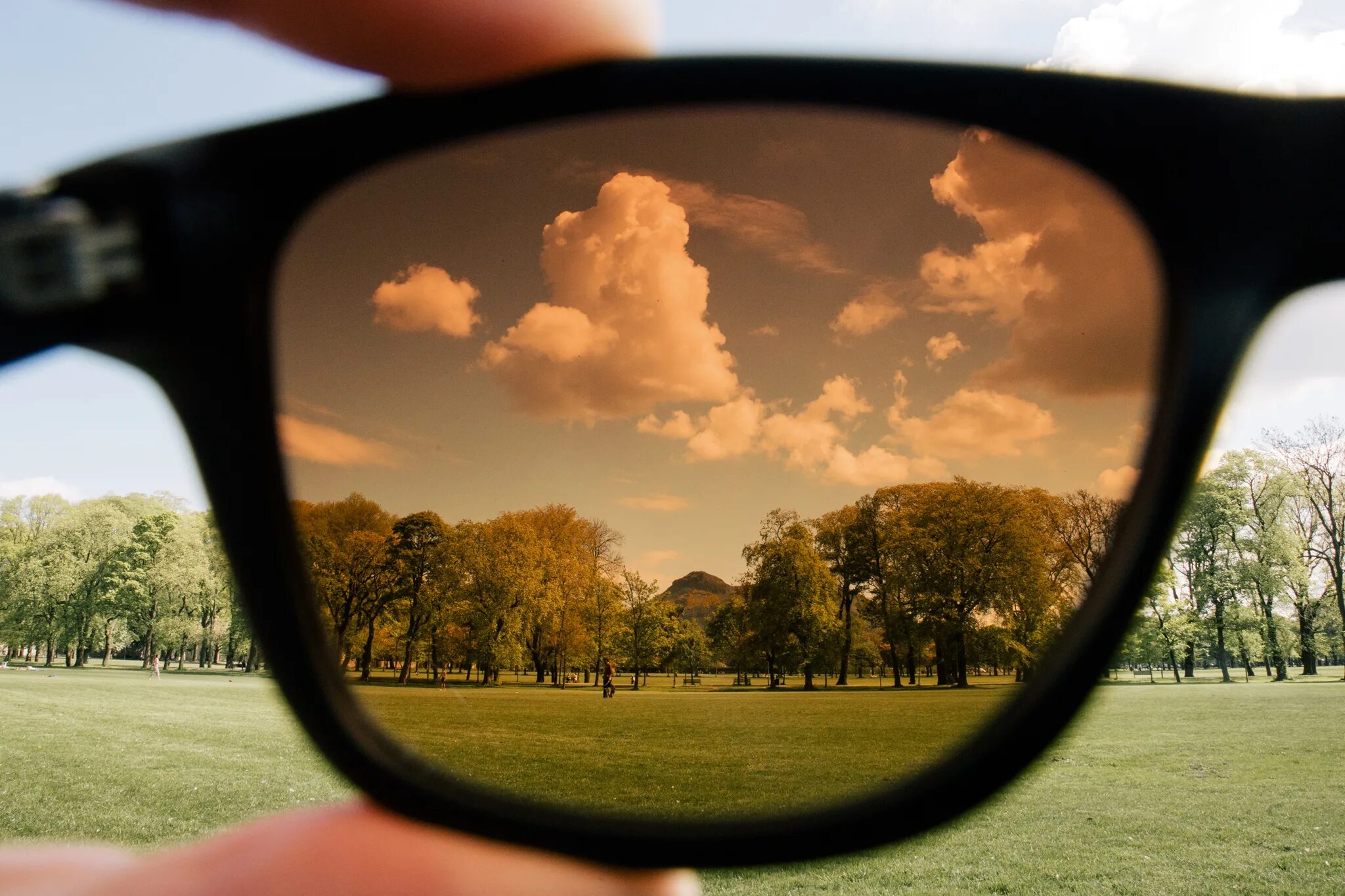 девушки в прозрачных платьях. See through world. See through world. See through world. платье просвечивает.