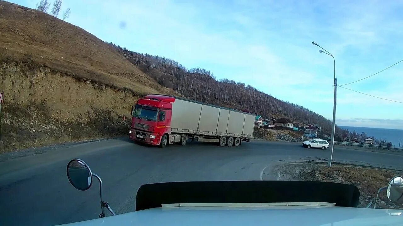 Рено мажор сало. Перевалы дальнобой. Фуры буксуют в подъем. Строительство дороги соловьевск тында. Перевалы дальнобой.