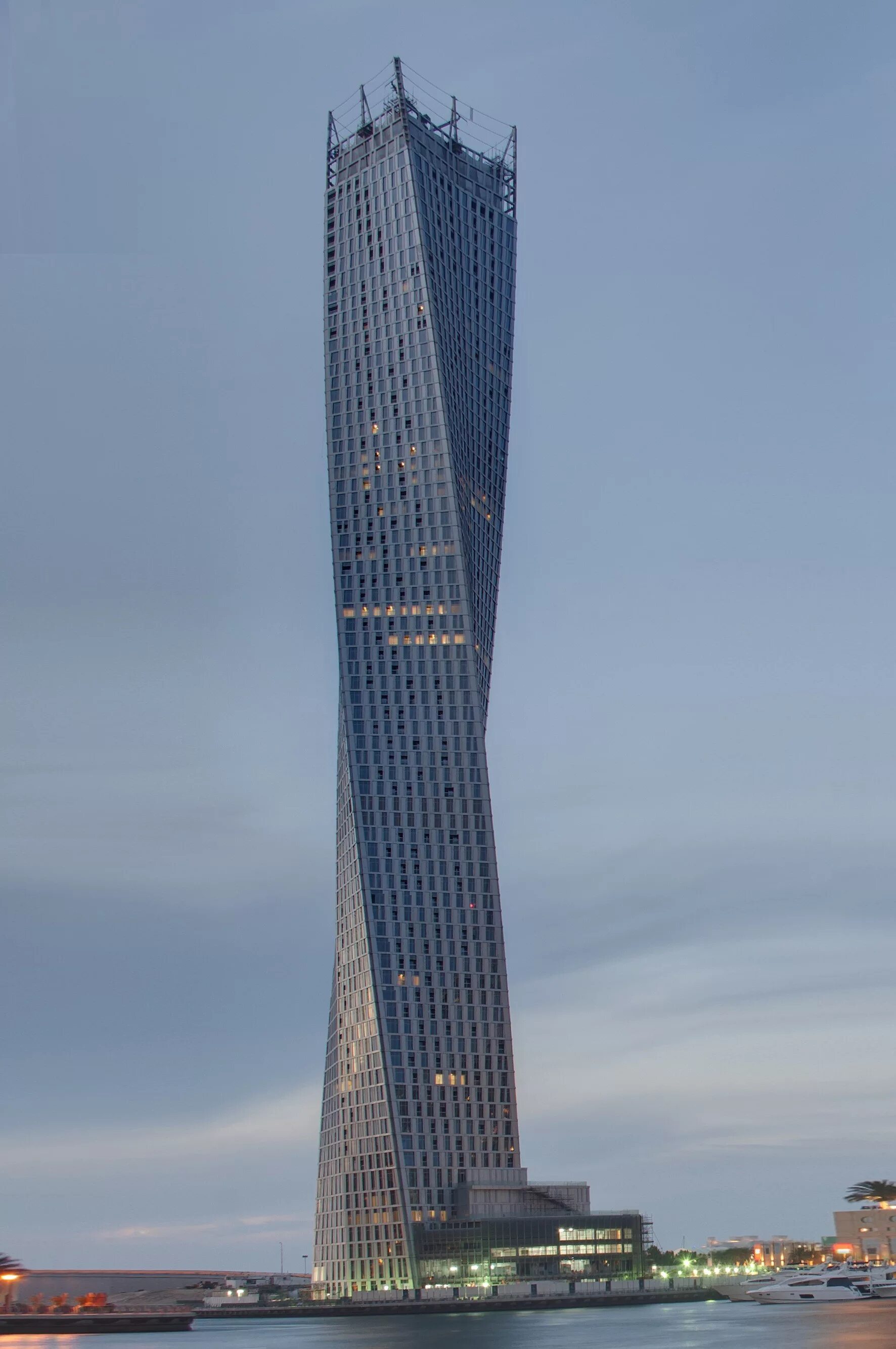 Какая красивая башня. Башня Каян Дубай. Кайан Тауэр. Infinity Tower Дубай. Небоскреб Инфинити Тауэр в Дубае.