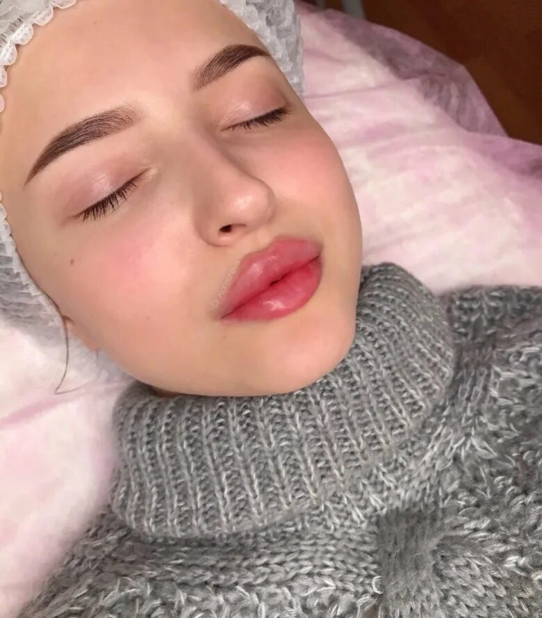 Форма губ бант. Губы в технике плоский бант. увеличение губ в технике плоский бантик.