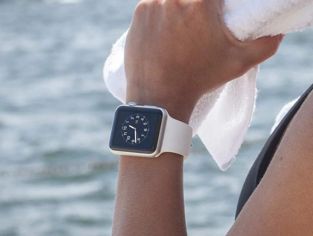 Плавать в бассейне с эпл вотч. Apple watch купаться. Часы апэл вотч плавание. Эппл вотч 3 водонепроницаемый ли ?. Apple watch series 3 видеозвонок.