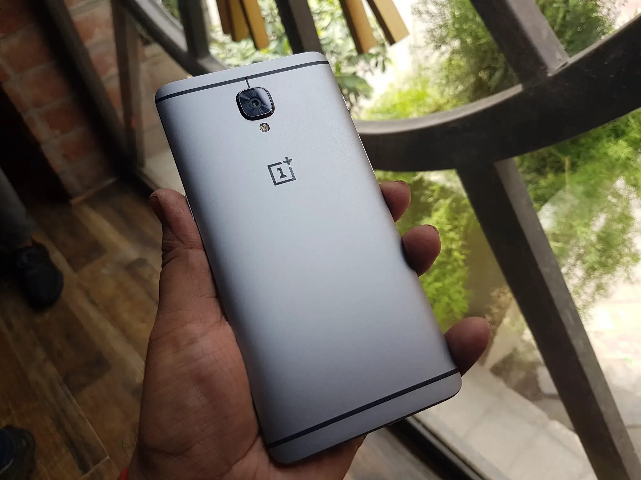 One plus 3 купить. One Plus 3t. ONEPLUS 3t 64gb. One Plus 3. One Plus 3t характеристики.