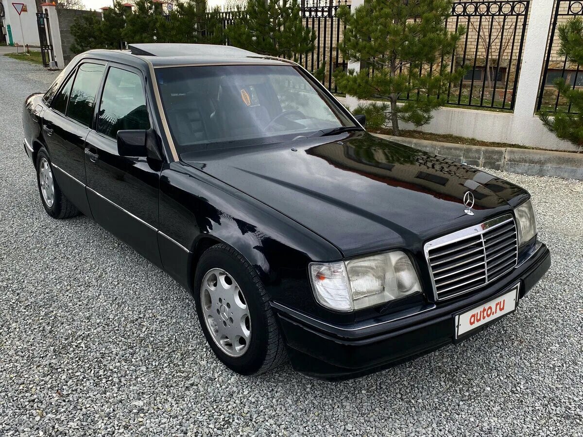 Mercedes 1992. Mercedes-Benz w124 1993. Мерседес Бенц 124 1992. Mercedes 124 1992. Mercedes Benz 1992.