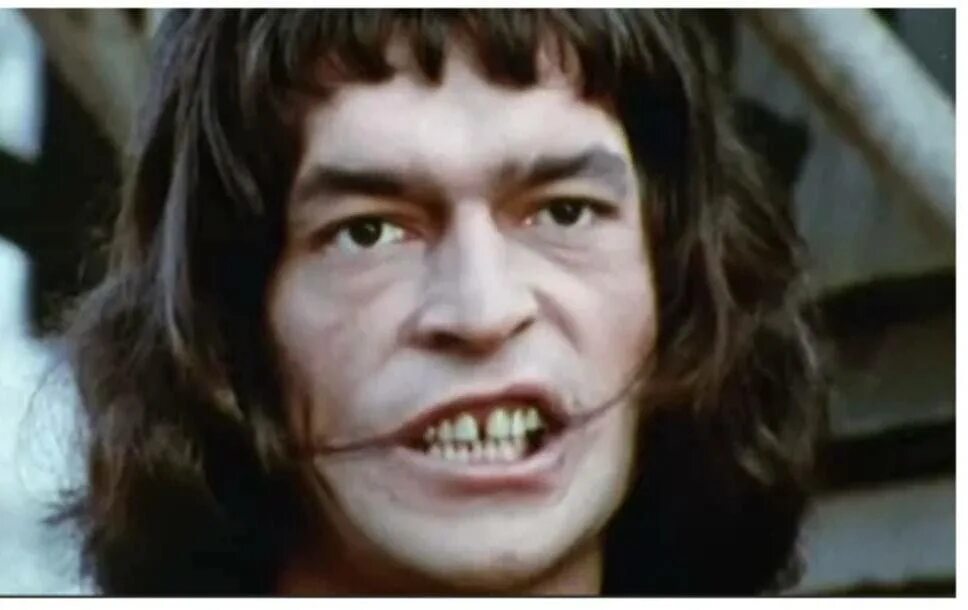 улыбка гуимплена. гоенплен человек который смеется. человек который смеется сериал 1971. гуимплен человек который смеется 1971. человек который смеется гуинплен.