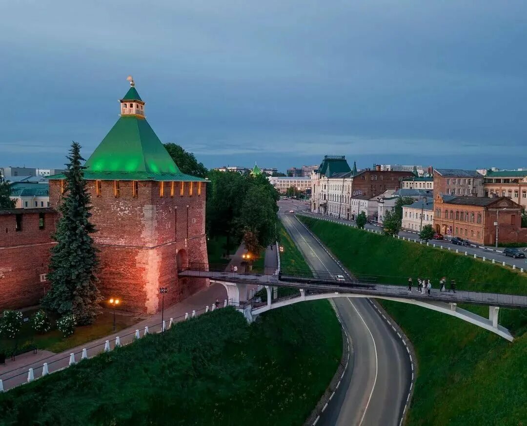 Сколько кремлей в нижнем новгороде. Никольская башня Нижегородского Кремля. Нижегородский Кремль Нижний Новгород. Никольская башня Нижний Новгород. Нижегородский Кремль Нижний Новгород башни.