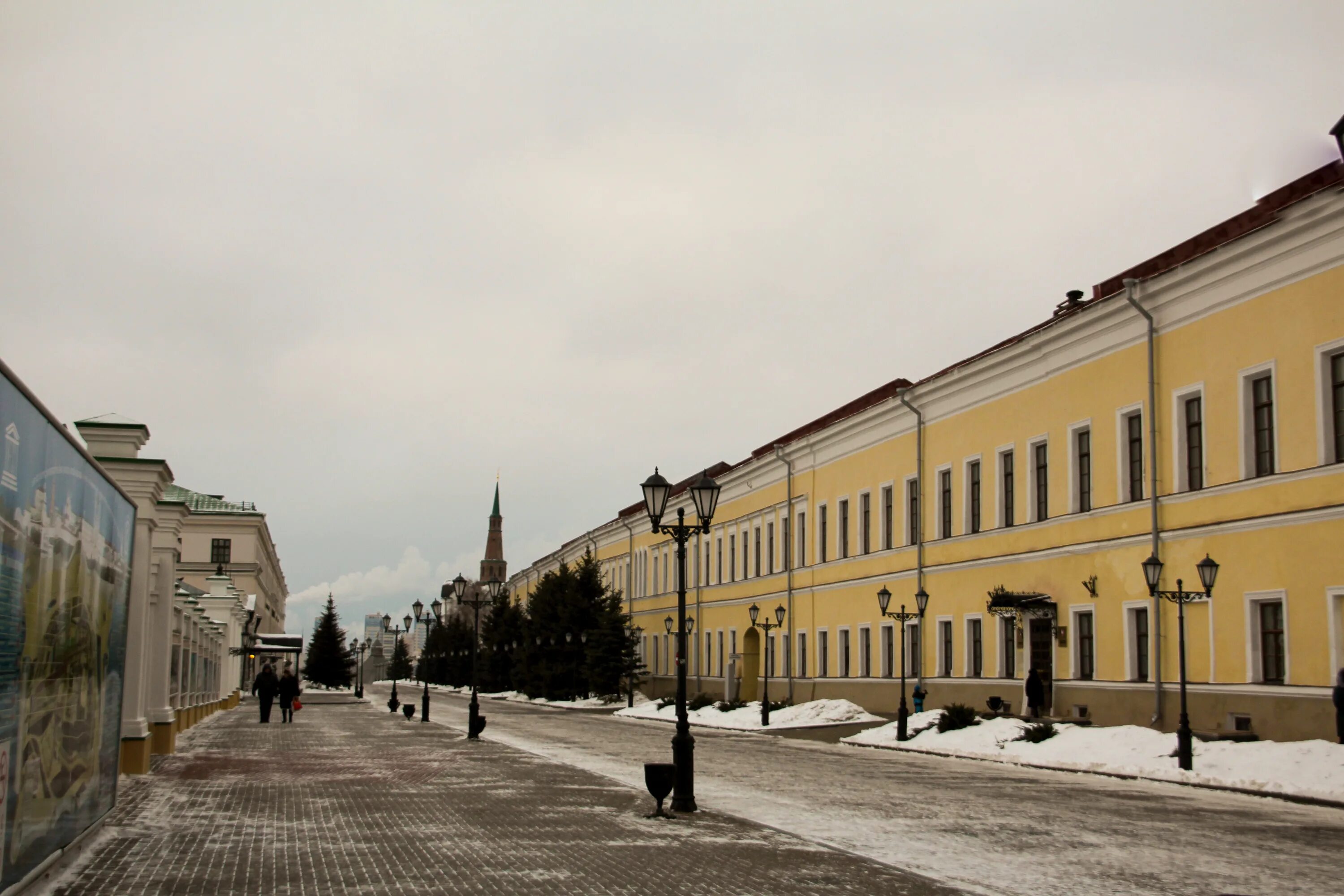 Здание присутственных мест, улица Кремль, Казань. Присутственные места Казань Кремль. Здание присутственных мест губернской канцелярии Казань. Здание присутственных мест (губернской канцелярии). Кремлевская 4 казань