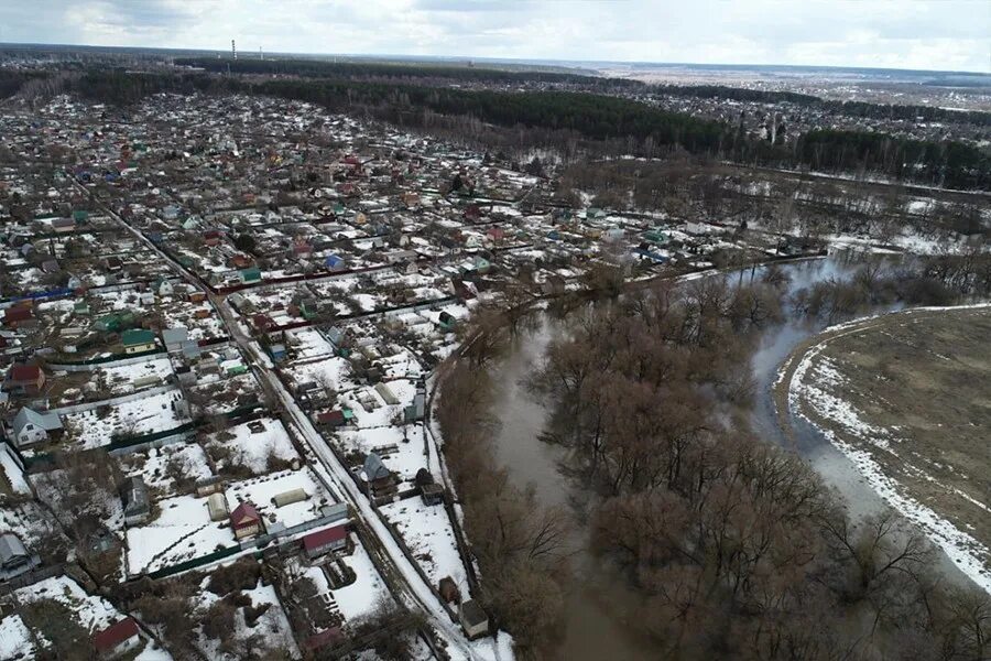 Уровень воды в обнинске сегодня. Спас Загорье Обнинск. Разлив реки Протва в Обнинске. Протва Обнинск разлив. Обнинск Протва наводнение.