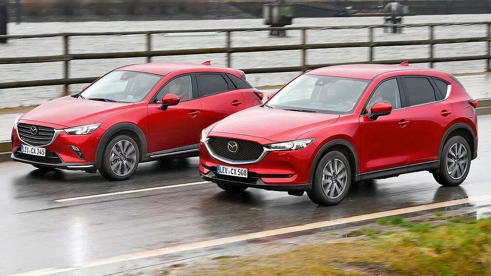 Мазда сх4 и сх5. Mazda CX-30 И CX-5. Mazda CX 3 И CX 5. Мазда cx3 и cx5. Сх 5 сравнение