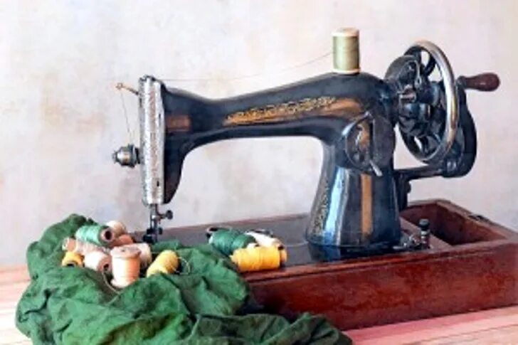 День швейной машинки. День швейной машинки 13. 13 Июня день швейной машины. 13 Июня праздник день швейной машинки.