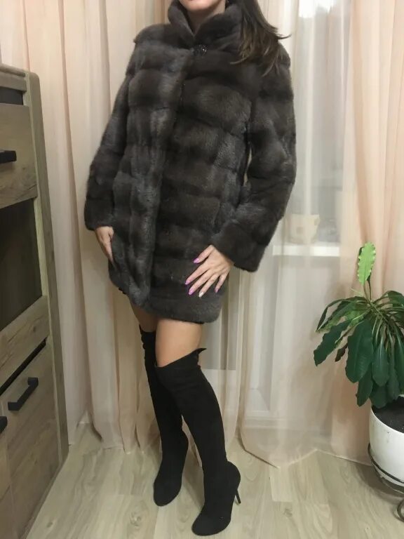 Шубы иваново. Серебряный город иваново магазин меха. Шуба норковая москвичка. Норковые шубы иваново. Мутоновая шуба с норковой отделкой с капюшоном.