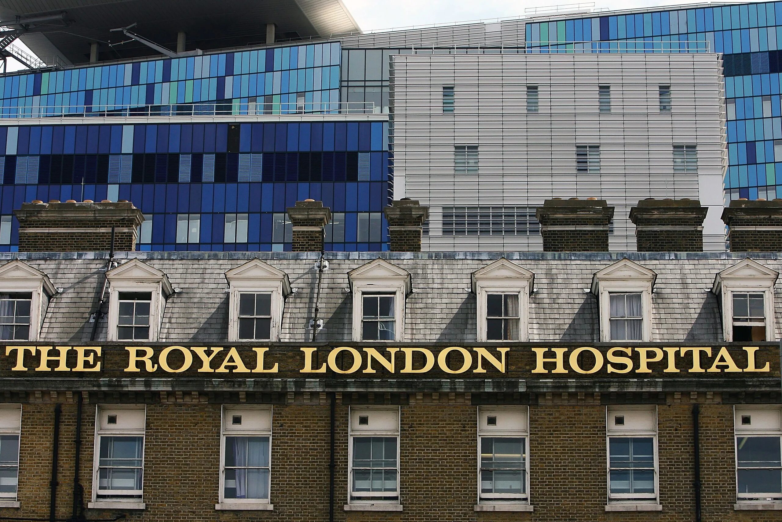 Больницы лондона. Роял Лондон Хоспитал. Больницы в Великобритании. Лондон клиника. Больница в Лондоне.