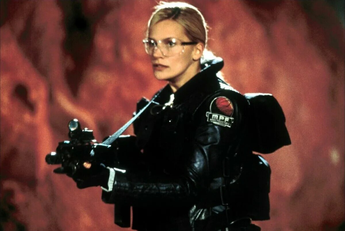 Наташа хенстридж 2001. ). Mars 2001. Mars odyssey 2001. Призраки марса скарабей.