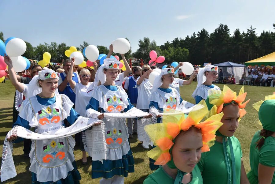 Погода селиваниха минусинского района. Село городок Минусинский район Красноярский край. Золотой подсолнух Минусинский район. Праздник золотой подсолнух Минусинский район. Знаменка Минусинский район.