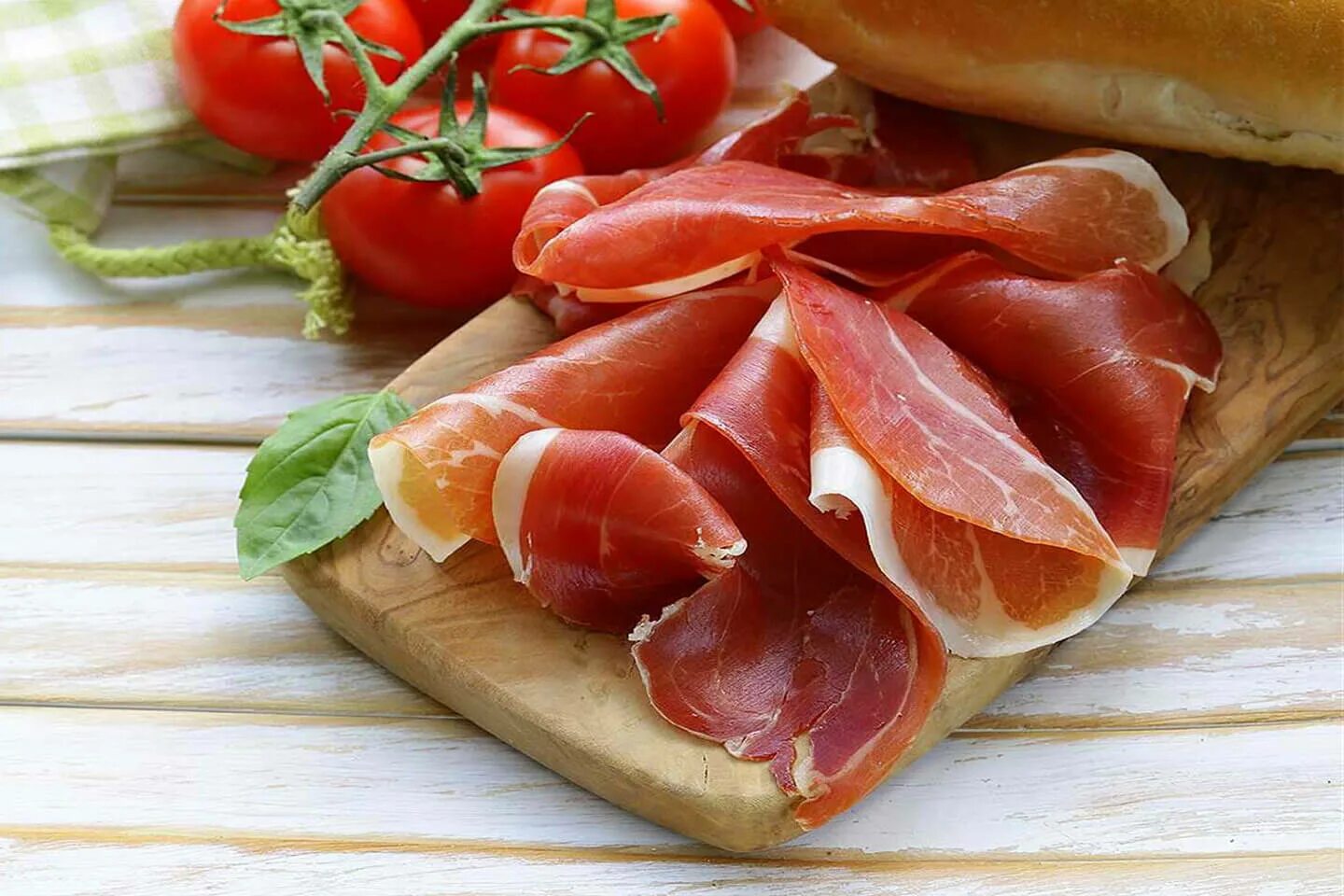 окорок хамон серрано. хамон испанский серрано. хамон серрано и иберико. хамон нарезка. национальное блюдо испании хамон.