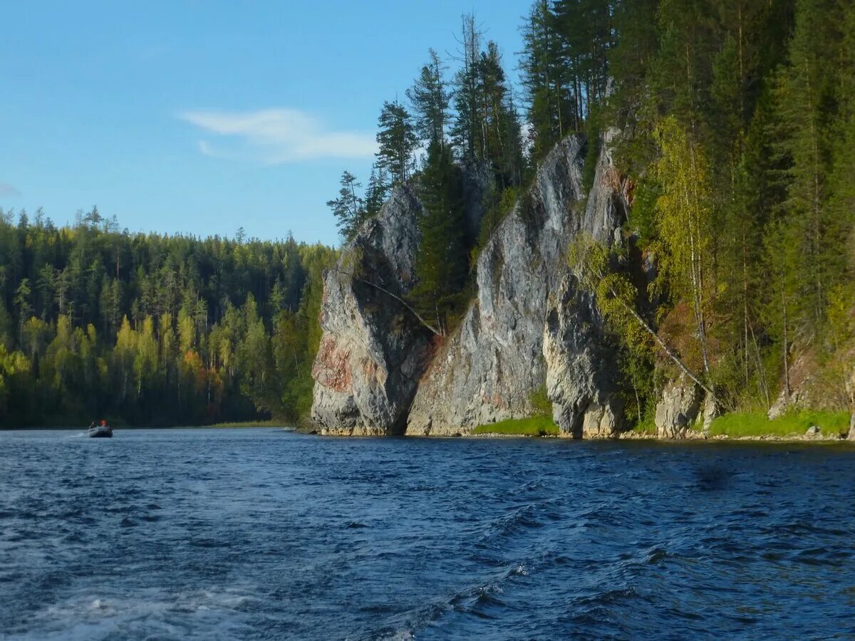 Реки свердловской области рыбалка. Ивдель Лозьва. Река Лозьва. Лозьва Свердловская область. Ивдель река Лозьва.