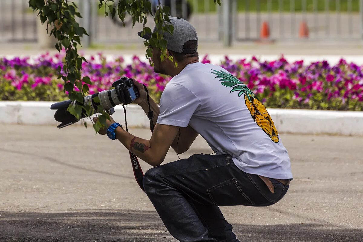 Нежность женщины. Мужчина и женщина. Девушка с фотоаппаратом. Каждый найдет свое. Горы вдохновение.