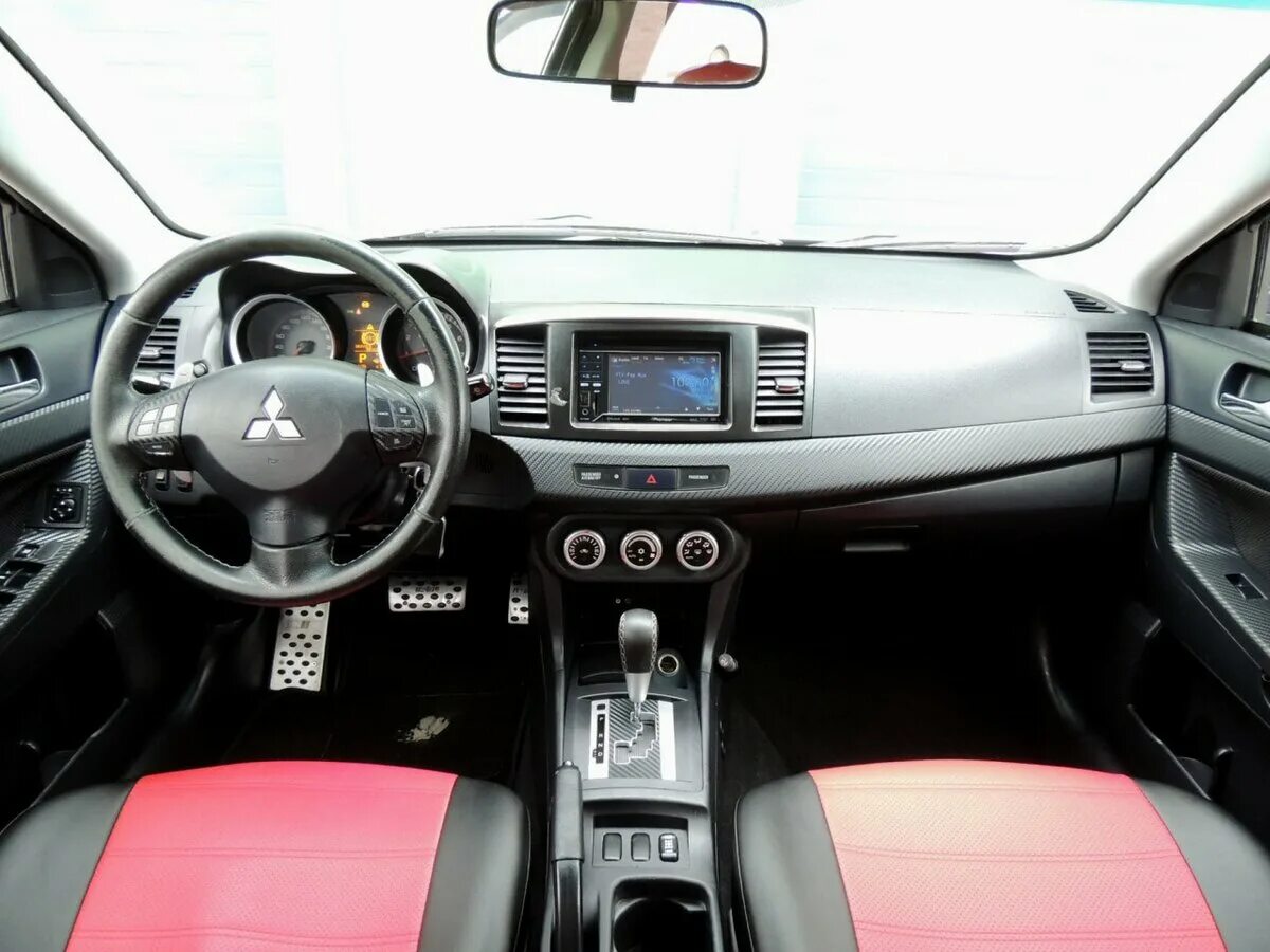 0 вариатор. Тахометр ланцер 10. Лансер 10 1. Лансер 10 максимальная комплектация. Индикатор топлива лансер 10.