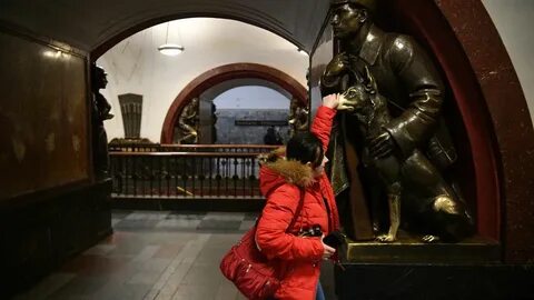 Девушки метро маяковская