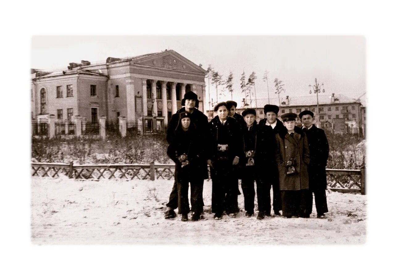 Молотов стадион уральский комсомолец старые фото. Город молотов пермь. Пермь 1950 годы. Молотов пермь. Улица кирова пермь.