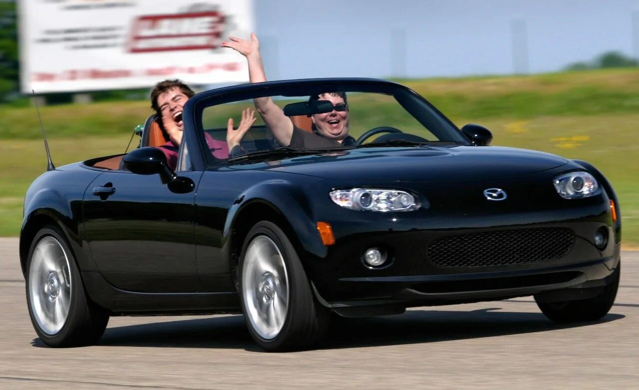 Mazda mx5 джип. Mazda MX-5 Black. Девушка в кабриолете. Девушка и Mazda mx5.