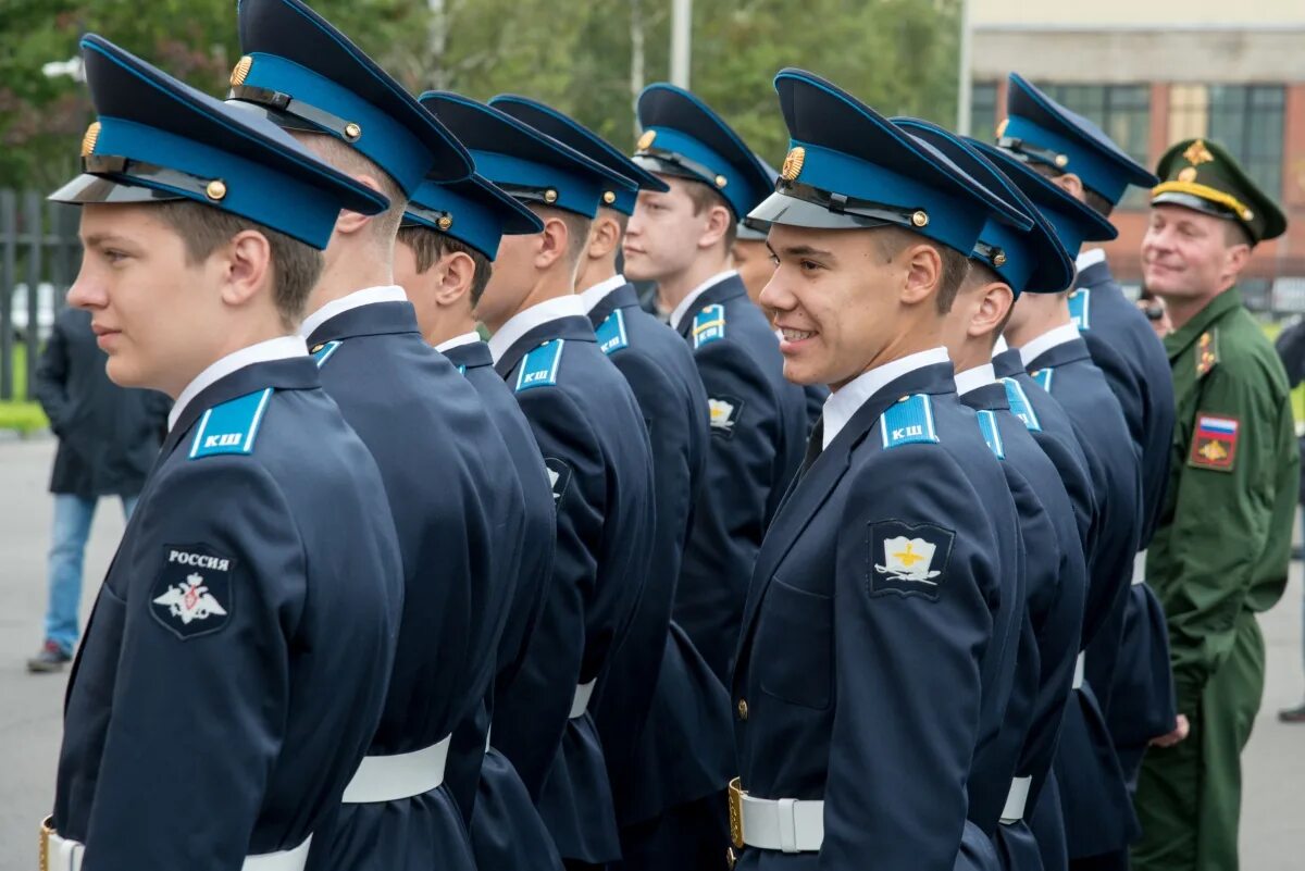 Школа военных техников. Военная Академия связи выпуск 2018. Военной Академии связи выпуск 2001 год. Выпуск Академия связи 2012.