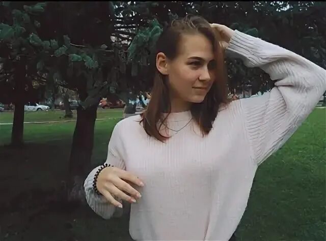 Аня отметила на прямой 10