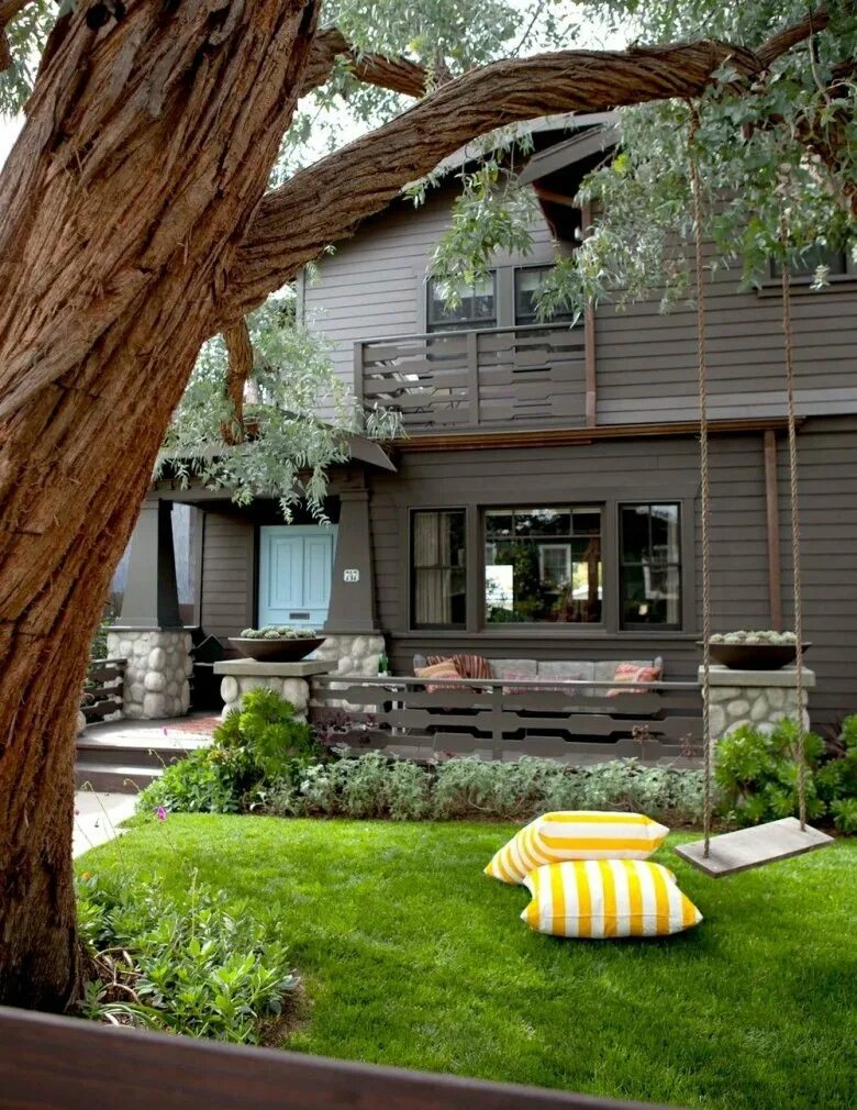 Банковский лес. Minotti outdoor sofa. Осень боке. Осенний лес скамейка. Brown outside.