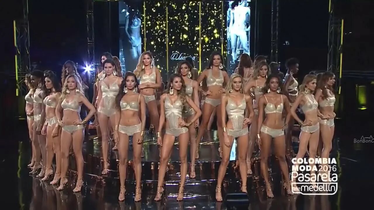 Брук д орсей в купальнике. Тамара патлай актриса. Showing 18. Девушки в мини. Виктория романец платья.