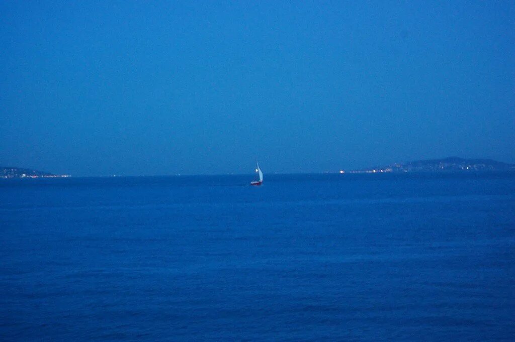 Мраморное море. Мраморное море ночью. Мраморное море является морем. Мраморное море почему. Мраморное море мрамор.