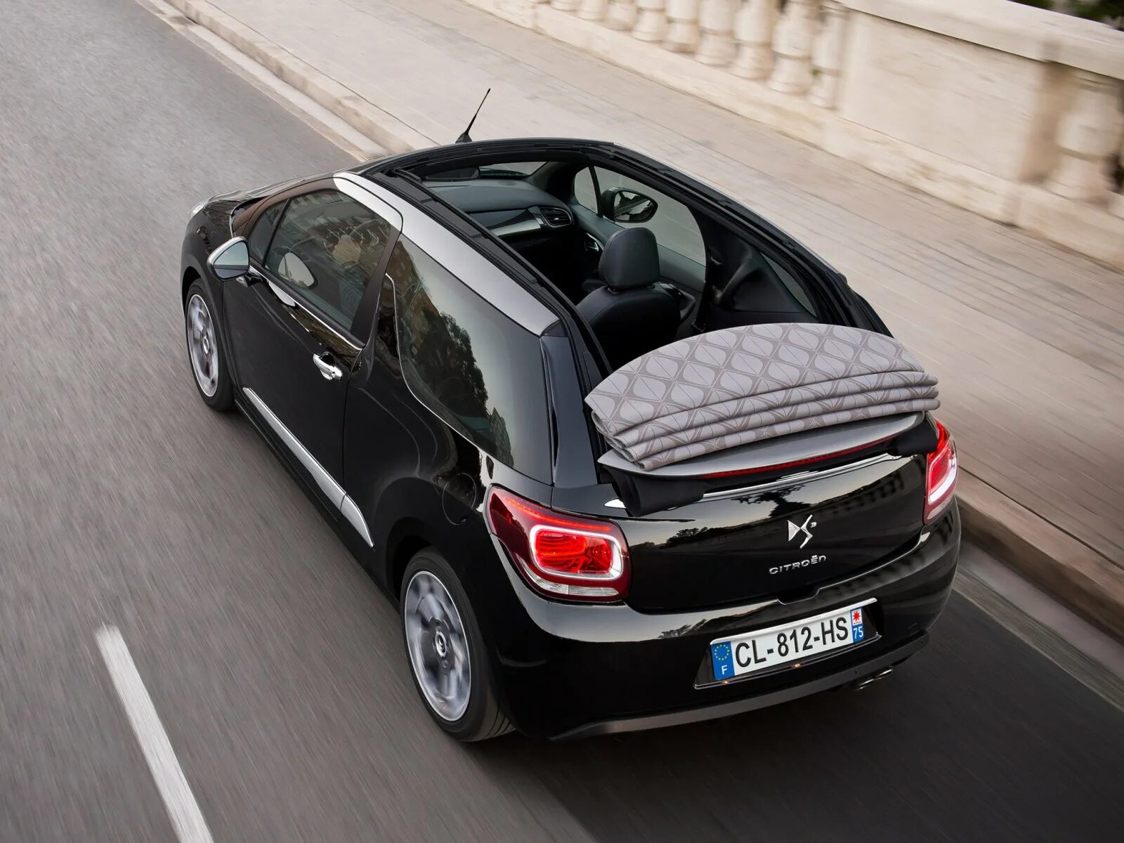 Ситроен хетч новый. Citroen ds3 2022. Citroen минск. Citroen ds3 сетка. Citroen ds sport.
