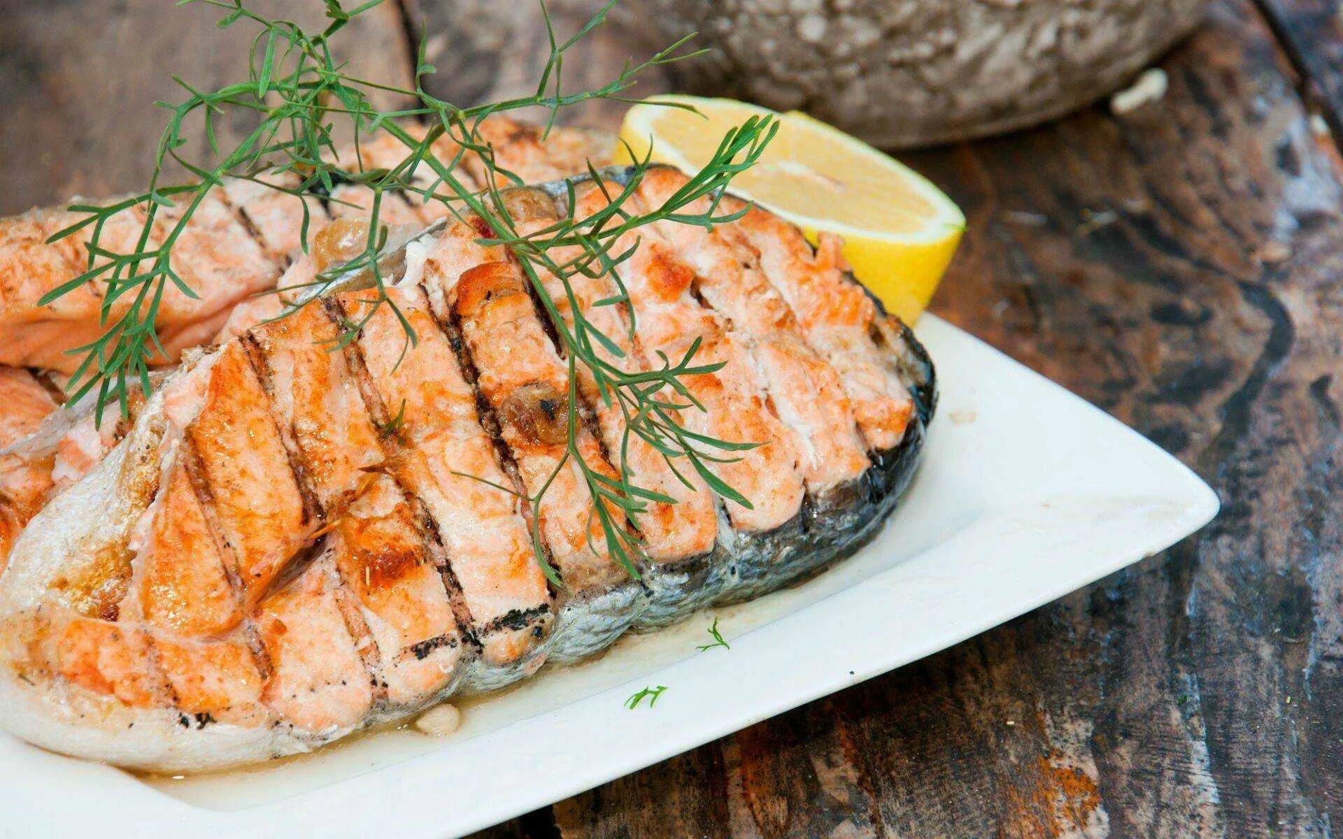 Как вкусно приготовить лосось на сковороде
