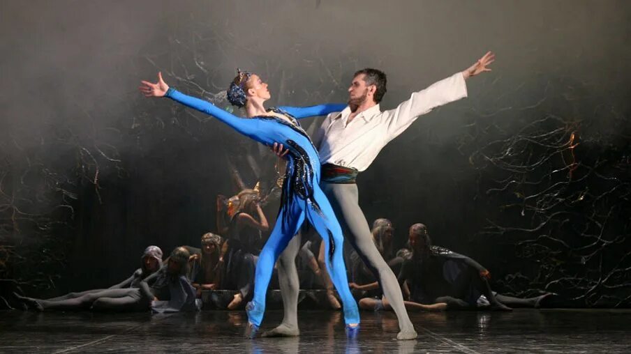 Григ балет пер гюнт. Ибсен пер гюнт иллюстрации. Григ балет пер гюнт. Пер гюнт спектакль театр. Балет пер гюнт мариинский театр.