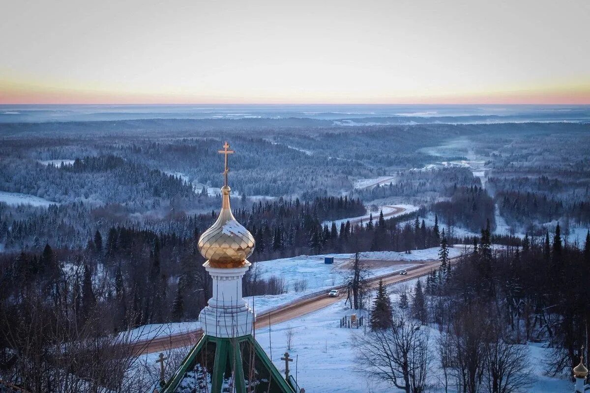 Жизнь в пермском крае. Белогорский монастырь Пермский край. Белогорский монастырь Кунгур. Белогорский монастырь Пермский край хорошее качество. Зима Белогорский монастырь Пермь.