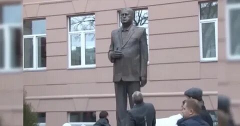 Памятник жириновскому в щелково