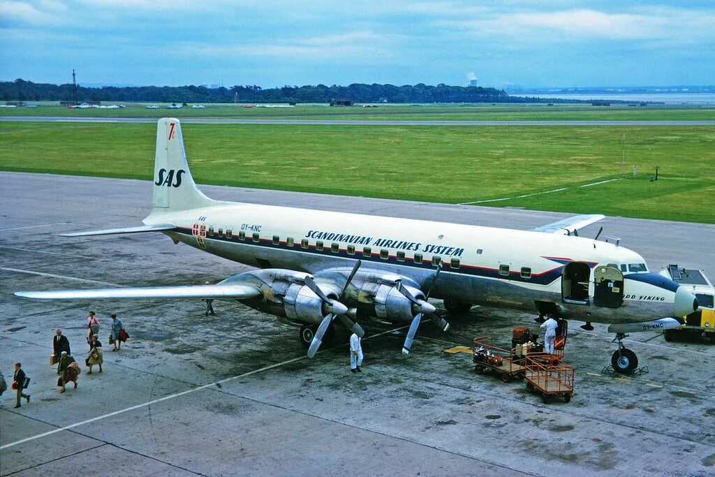 Dc 7.4. Douglas DC-7c. DC-7 самолет. Дуглас 7. Дуглас DC-7.