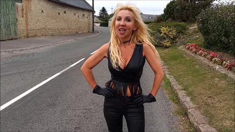Thérèse s'arrête dans un village très curieux.