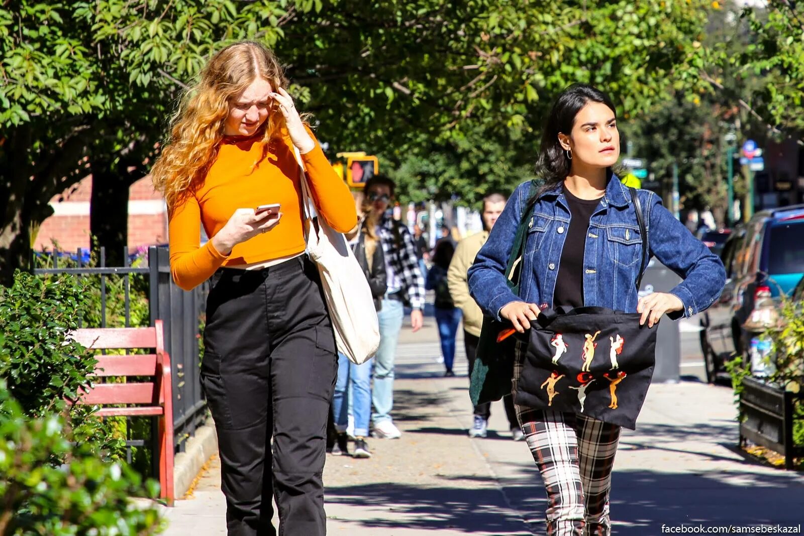 Девушки на улицах америки. Люди на улице. Девушки на улицах америки. Обычные американские девушки на улицах. Лос анджелес люди.