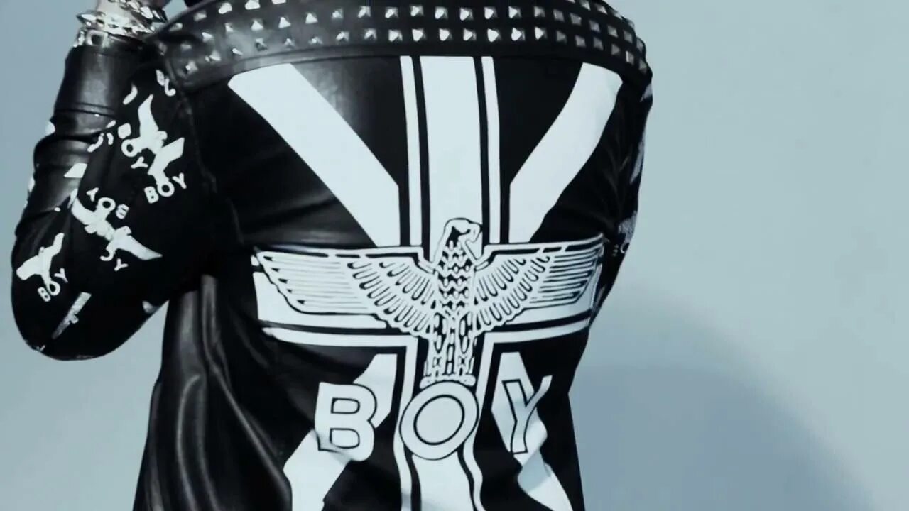 Часы boy London. Куртка boy London. Лондон бойс.