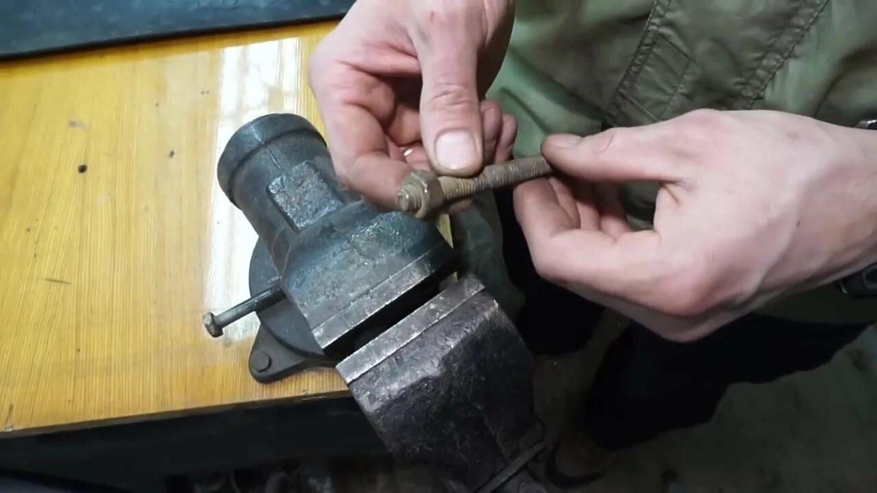 Как снять старую гайку крана большого диаметра Установка раковины в ванной Самоделкино Медиаплатформа МирТесен