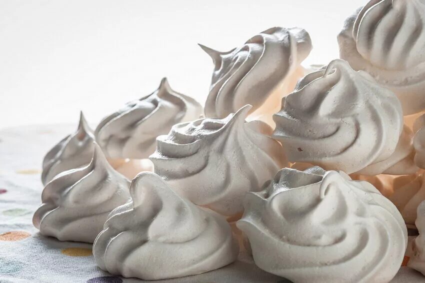 Классический белковый крем. Безе, меренга — Meringue. ПП безе. Итальянская меренга. Пирожное воздушное безе меренга.