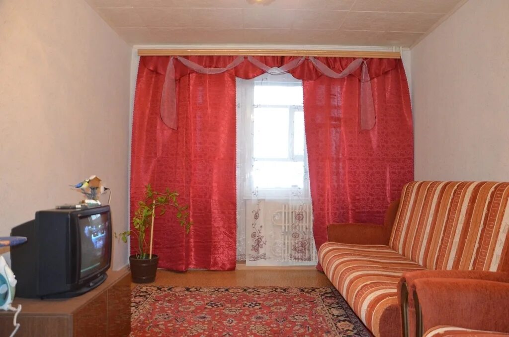 Курчатова 27/2 обнинск. 2 комнатная квартира курчатова 27 обнинск. Курчатова. Балабаново улица комсомольская. Суточная квартира в обнинске.