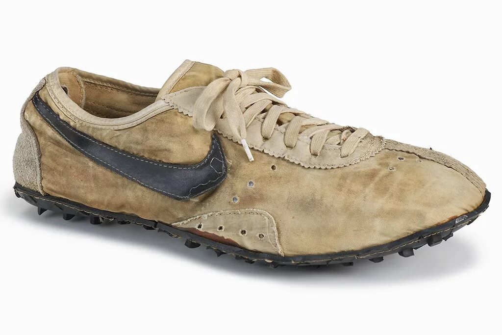 Старые кроссовки найк. Nike Waffle Racing Flat Moon Shoes. Nike Moon Shoe. Nike Moon 1972. Nike кроссовки Moon Shoe.