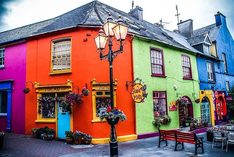 Кинсейл Ирландия. Ирландия фото Kinsale. Ирландия улицы города. Ирландские цвета.