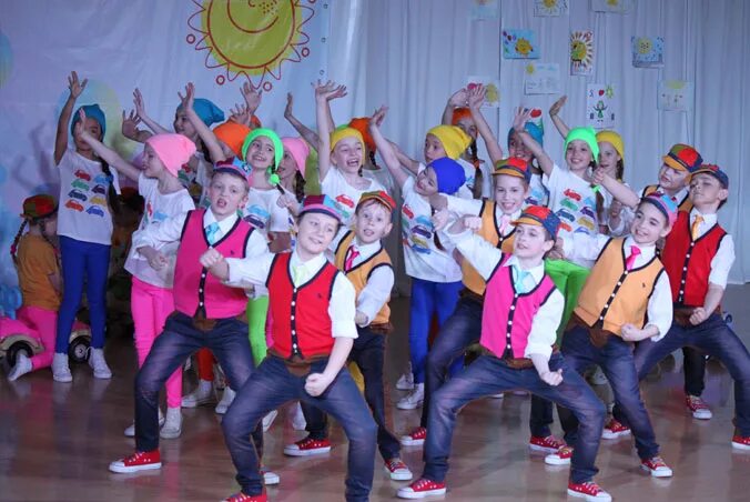 Солнышко в русском народном танцевальном коллективе. Ожерелье ансамбль измайлово. Народный ансамбль солнышко солнечногорск. Хореографический ансамбль солнышко город псков ддт улица кузнецкая 33. Салют талантов казань.