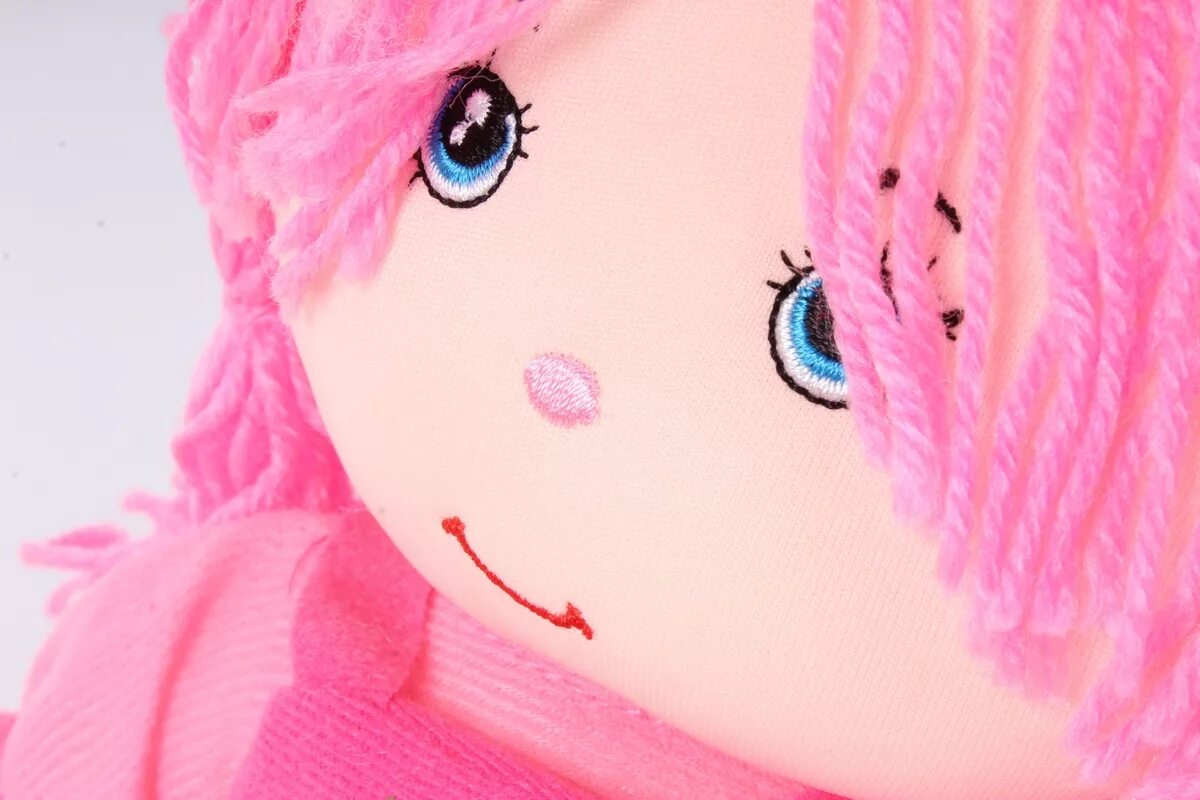Розовая куколка. Кукла с розовыми волосами. Кукла розовая мягкая. Мягкая игрушка кукла в розовом. Игрушка с розовыми волосами.